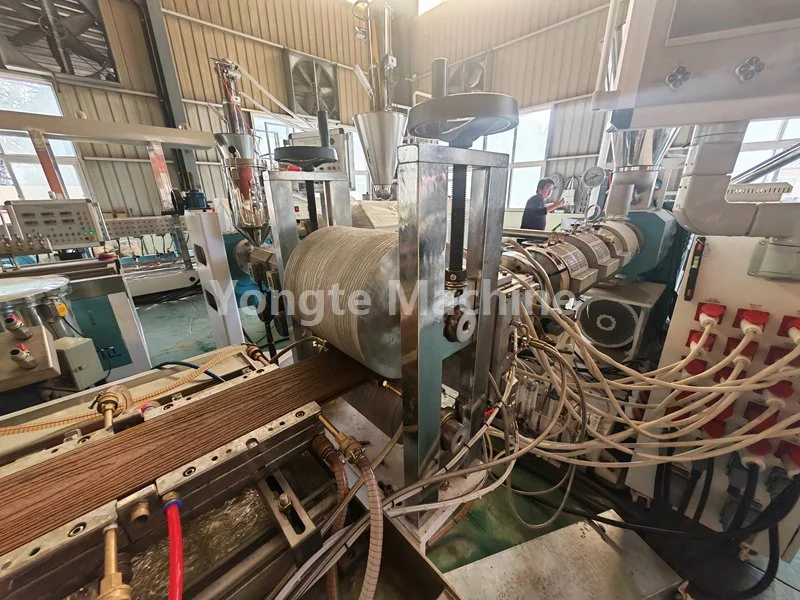 Solutio in WPC Productio Extruder Problematum