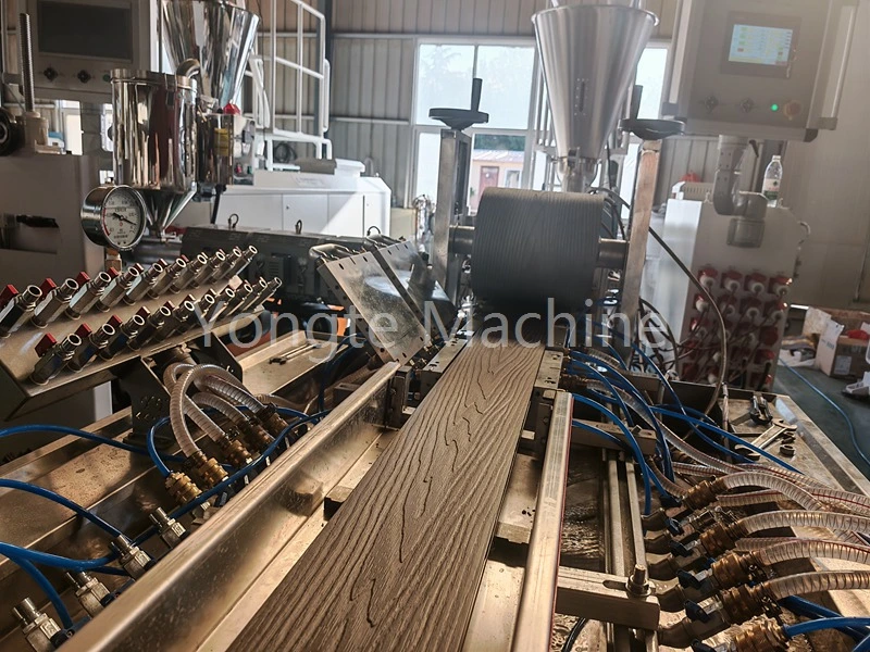 Apparatus Turn Plastic Wastage in WPC Profile