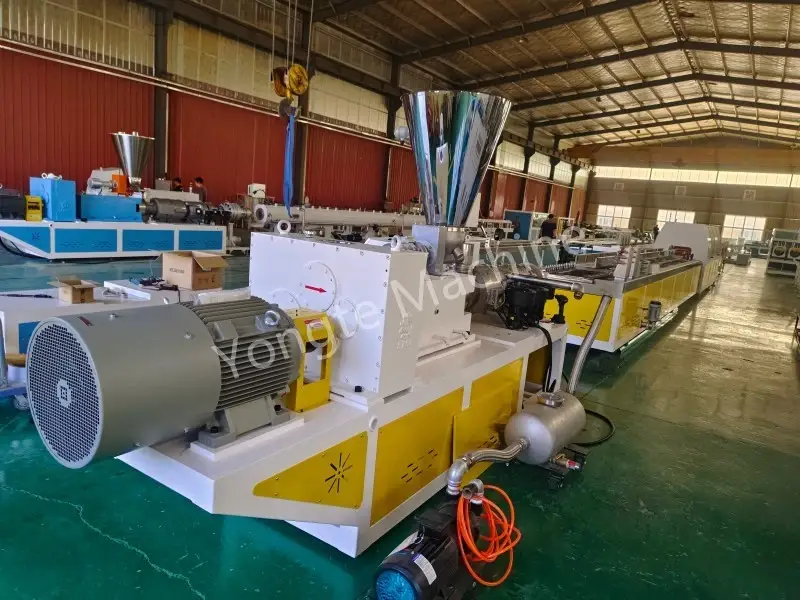 Yongte WPC Door Profile extrusionem linea pro Indian Customer